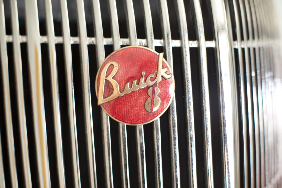 1936 Buick Roadmaster - Image 3 of 19