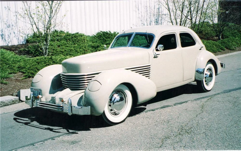 1936 Cord 810 & 812 - Image 2 of 4