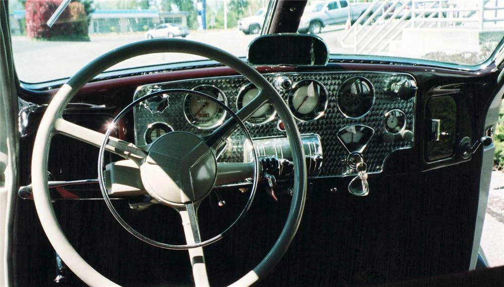 1936 Cord 810 & 812 - Image 4 of 4