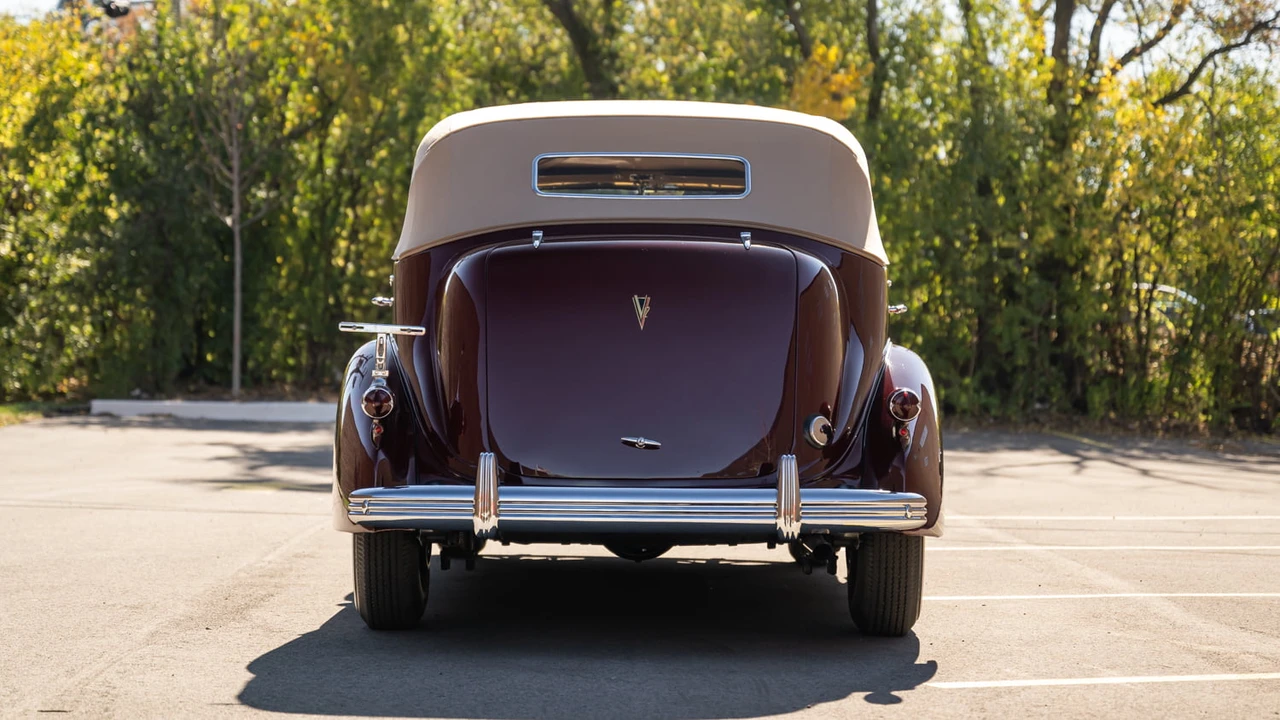 1936 Cadillac V-12 - Image 14 of 27