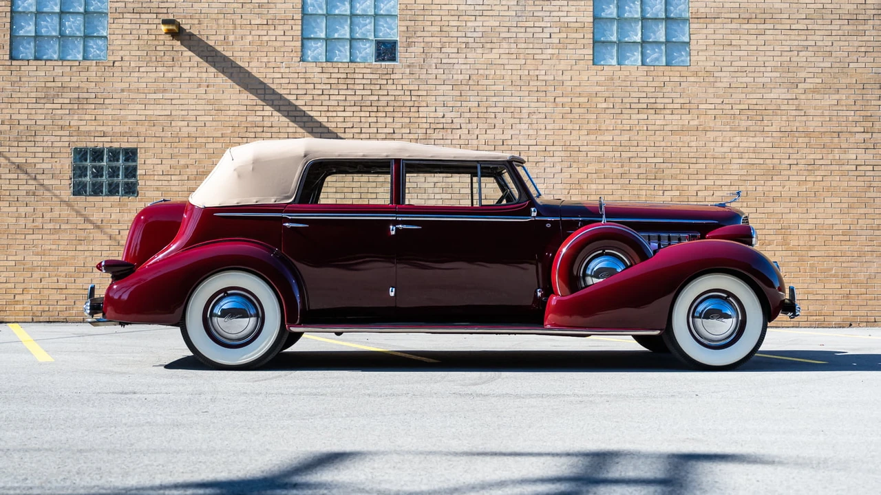 1936 Cadillac V-12 - Image 2 of 27