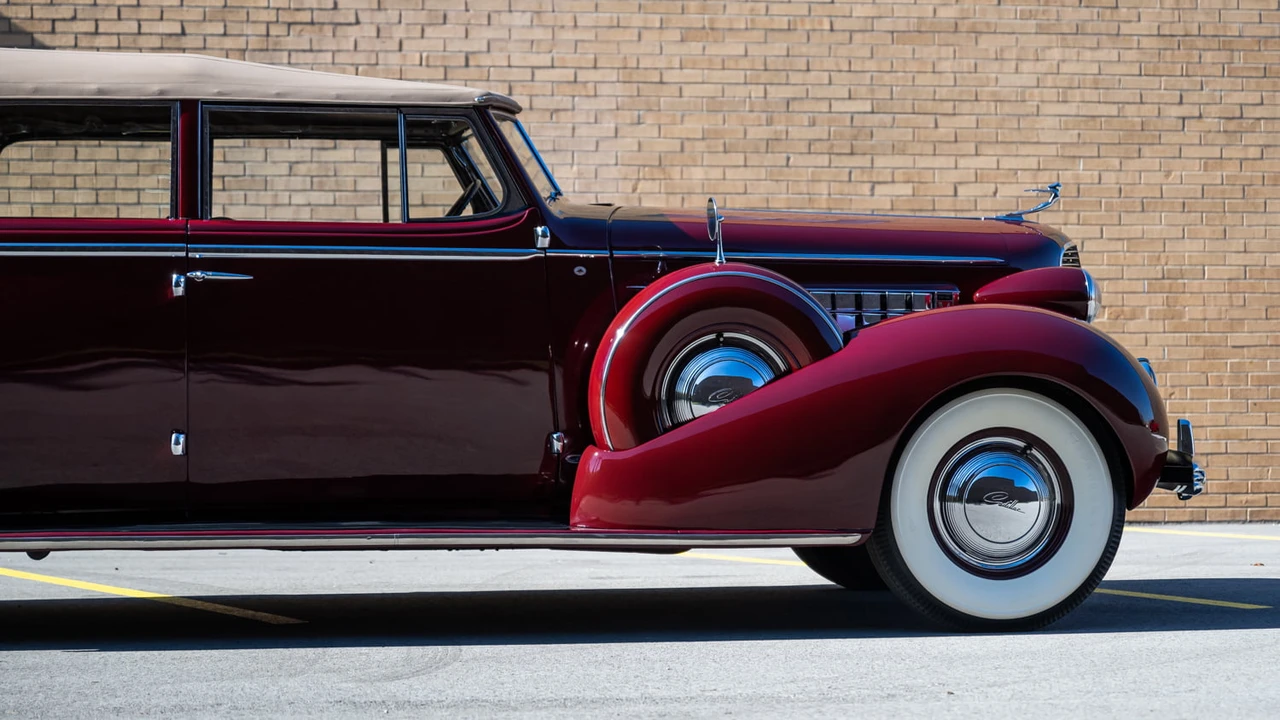 1936 Cadillac V-12 - Image 24 of 27