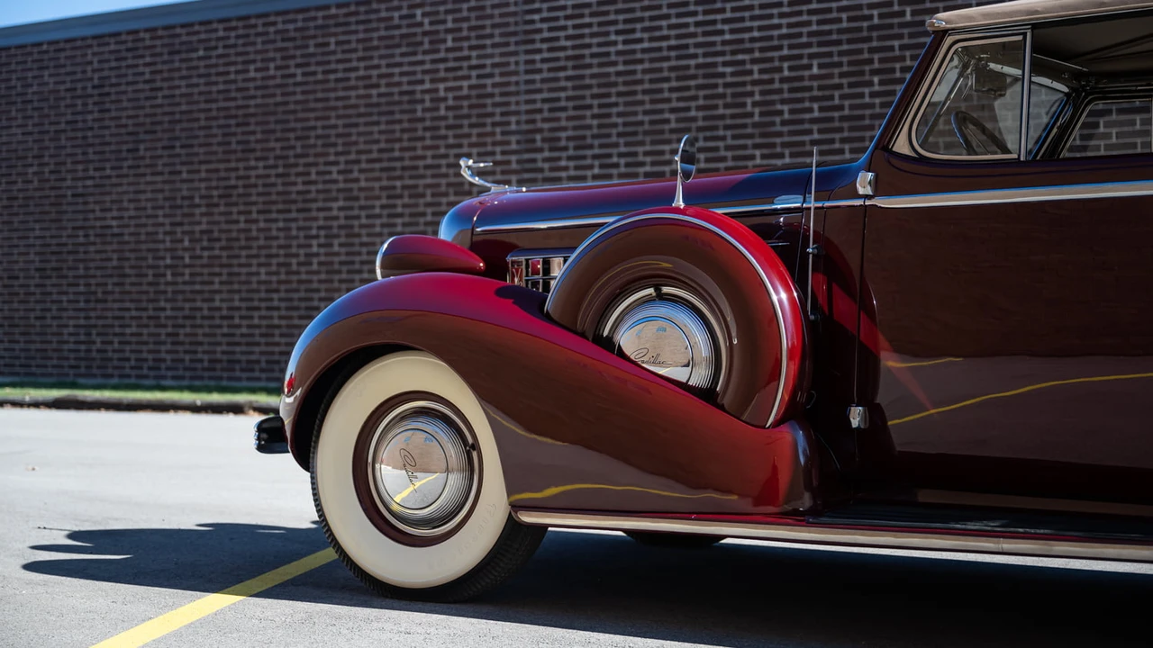 1936 Cadillac V-12 - Image 25 of 27