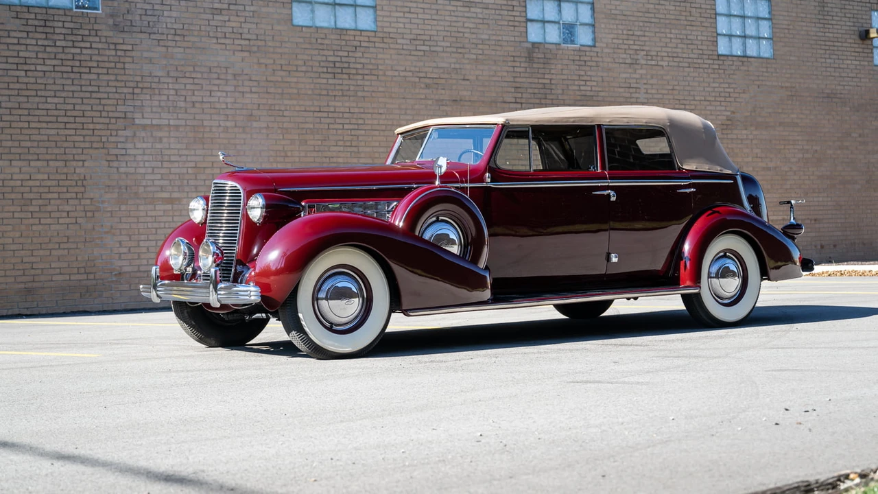 1936 Cadillac V-12 - Image 26 of 27