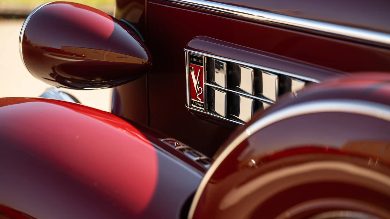 1936 Cadillac V-12 - Image 9 of 27