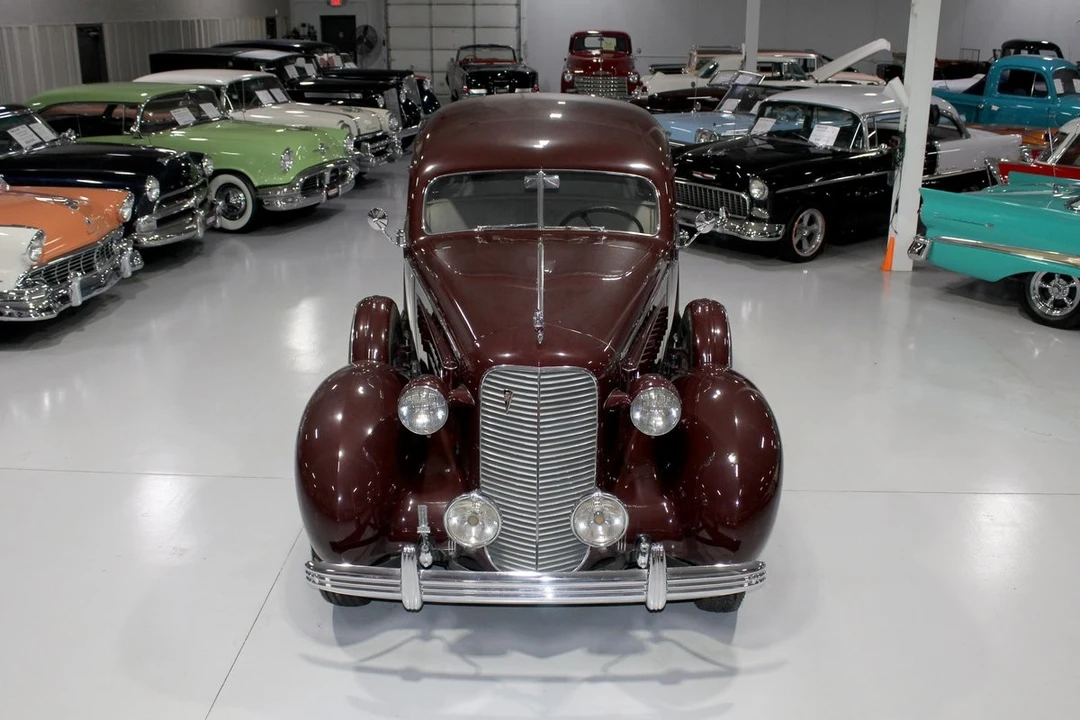 1936 Cadillac V-12 - Image 6 of 12