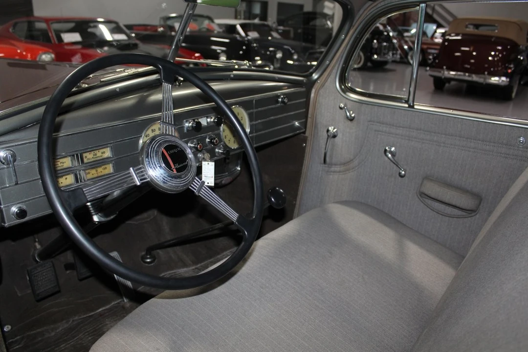 1936 Cadillac V-12 - Image 2 of 12