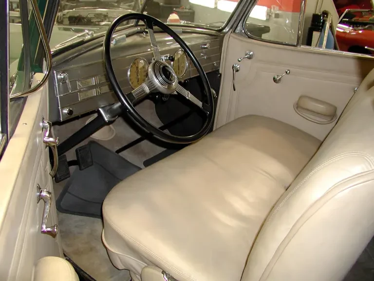 1936 Cadillac V-12 - Image 3 of 5