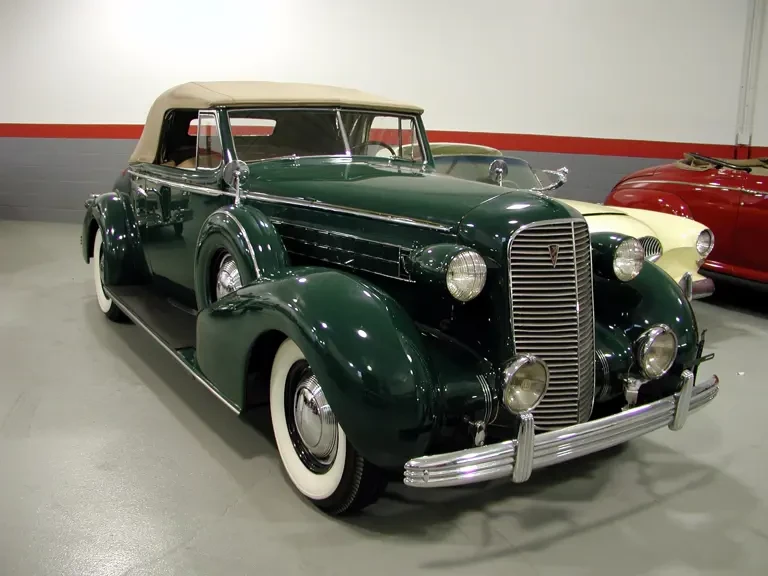 1936 Cadillac V-12 - Image 2 of 5