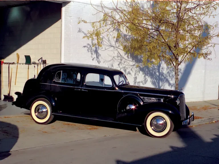 1936 Cadillac V-12 - Image 2 of 2