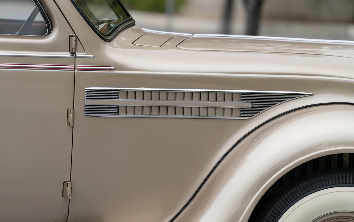 1936 Chrysler Airflow - Image 21 of 25