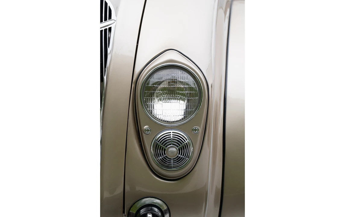 1936 Chrysler Airflow - Image 17 of 25