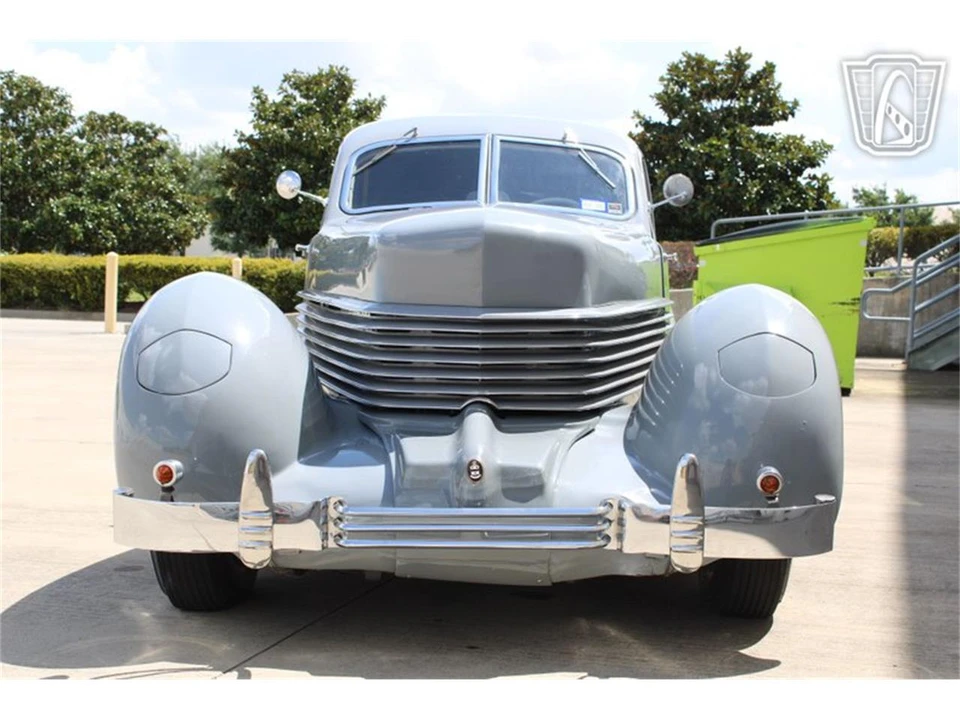 1936 Cord 810 & 812 - Image 11 of 31