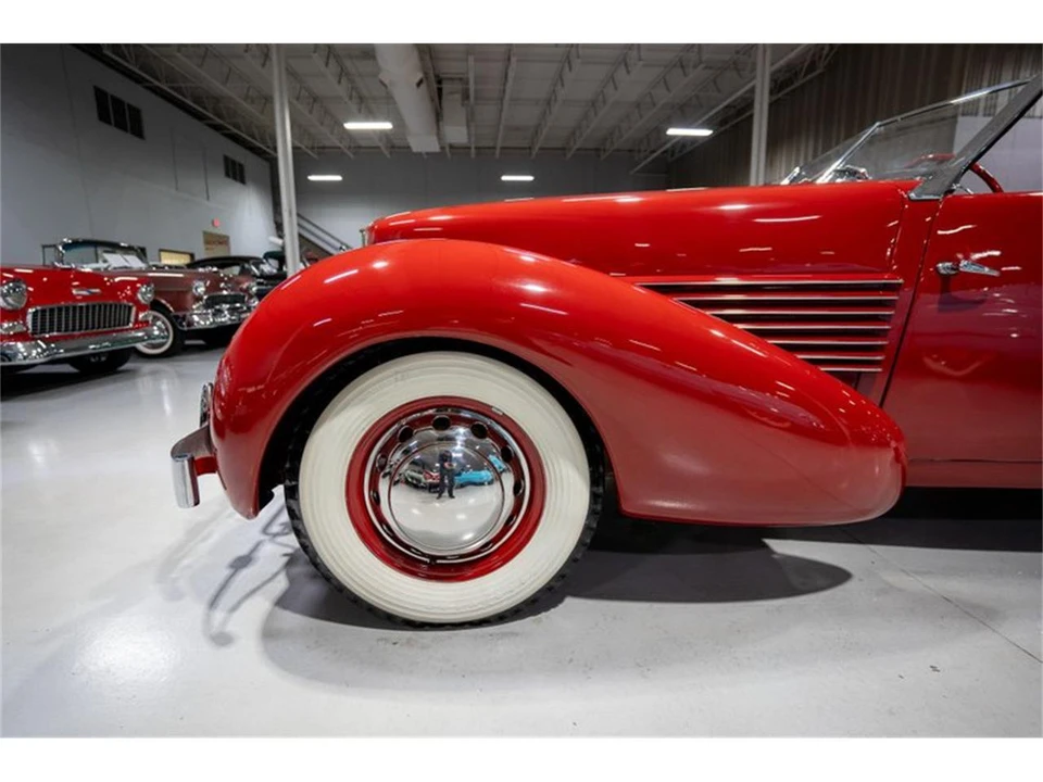 1936 Cord 810 & 812 - Image 18 of 31