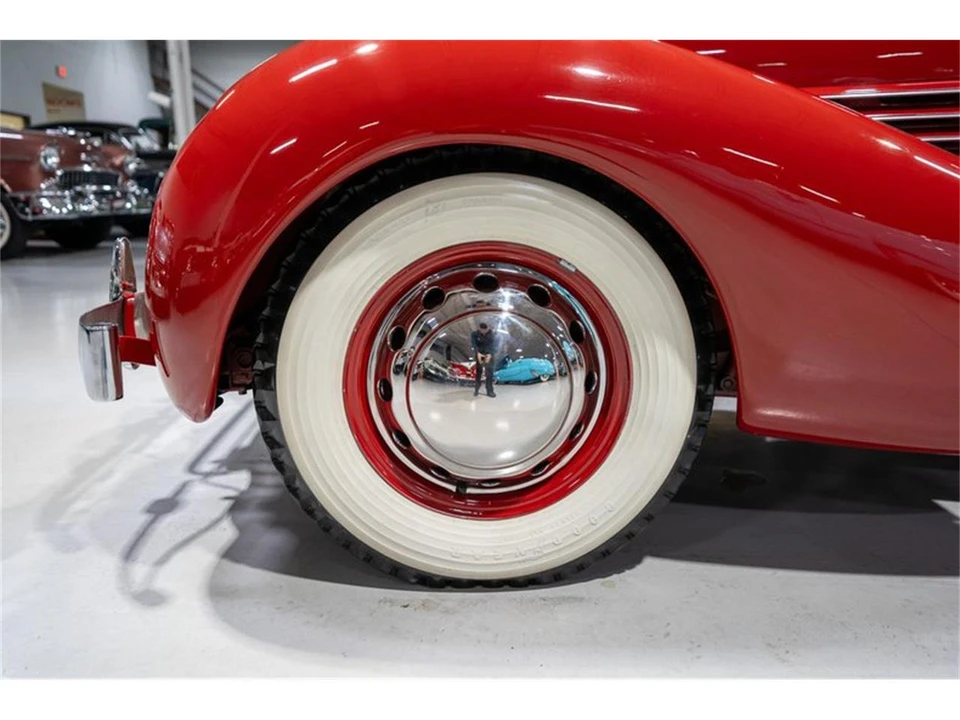 1936 Cord 810 & 812 - Image 19 of 31