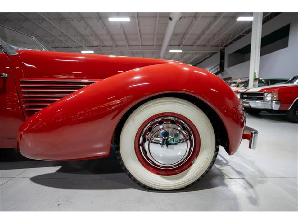 1936 Cord 810 & 812 - Image 24 of 31