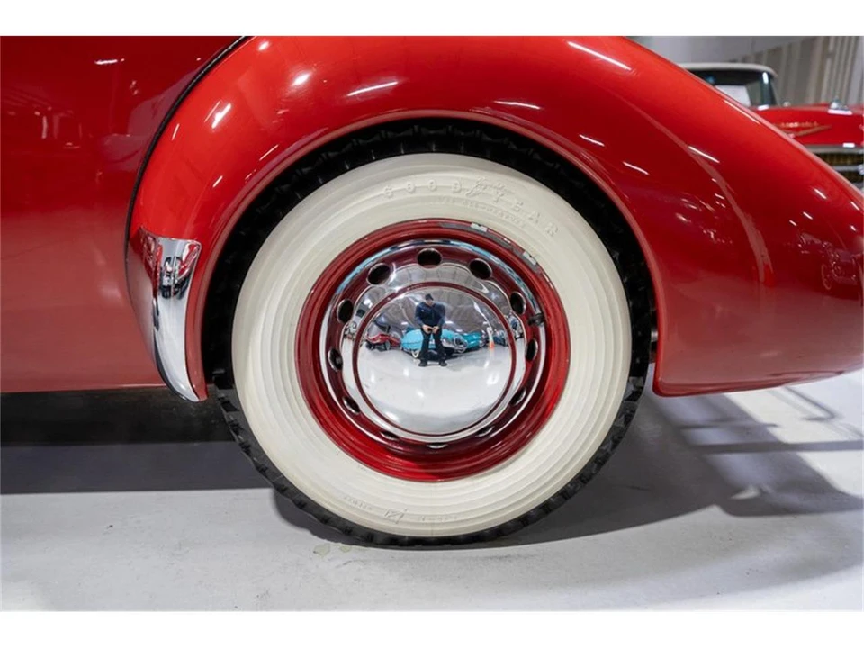 1936 Cord 810 & 812 - Image 21 of 31