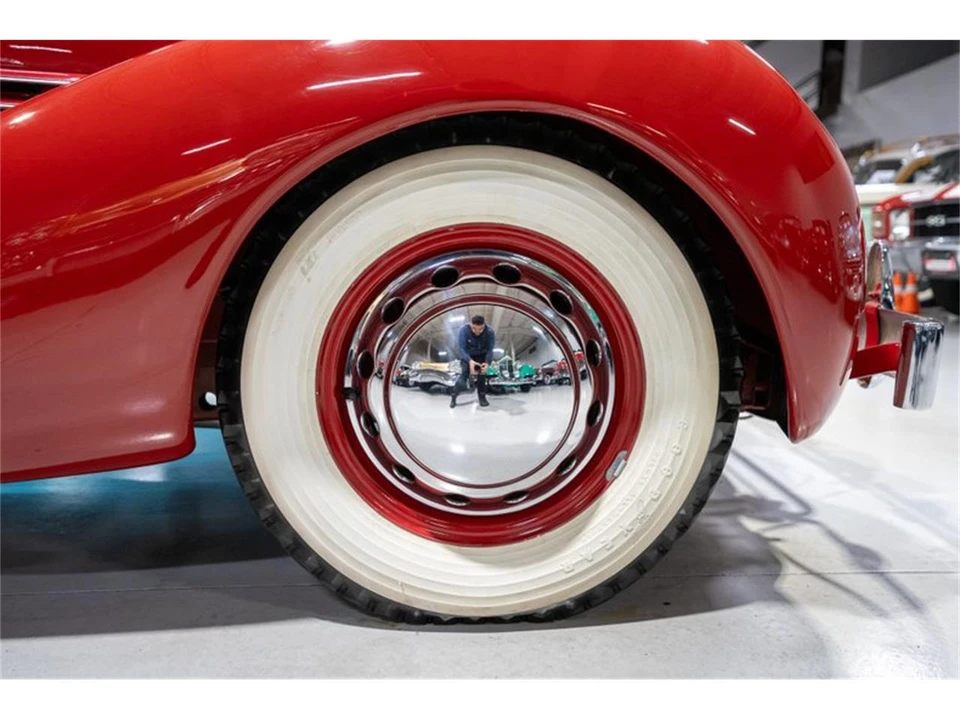 1936 Cord 810 & 812 - Image 25 of 31