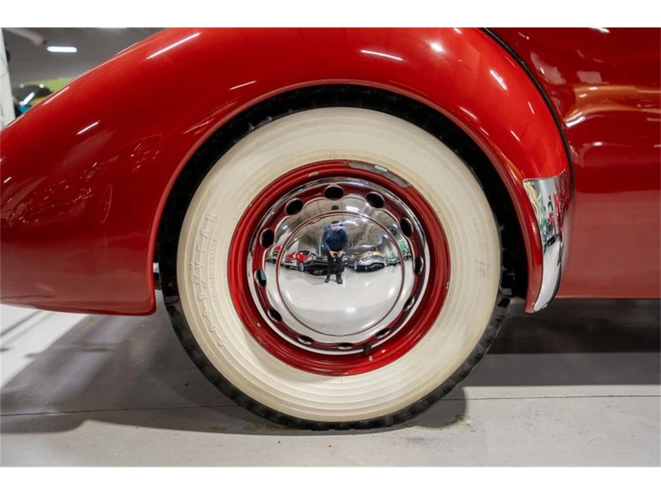 1936 Cord 810 & 812 - Image 23 of 31