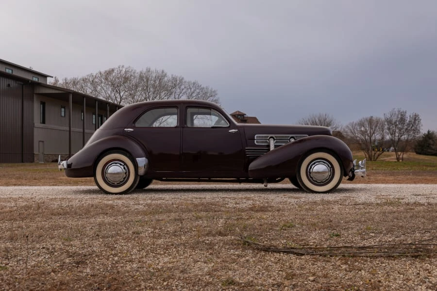 1936 Cord 810 & 812 - Image 2 of 14