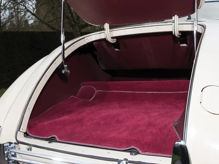 1936 Cord 810 & 812 - Image 26 of 28