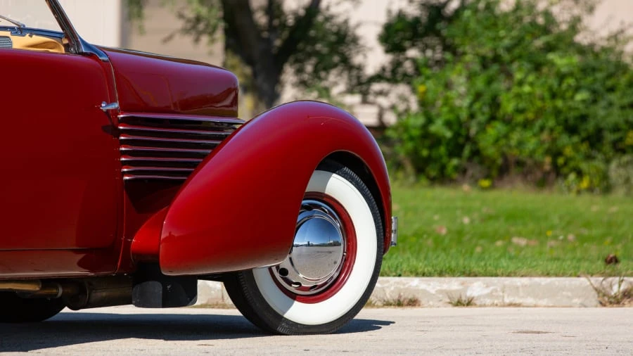 1936 Cord 810 & 812 - Image 15 of 20