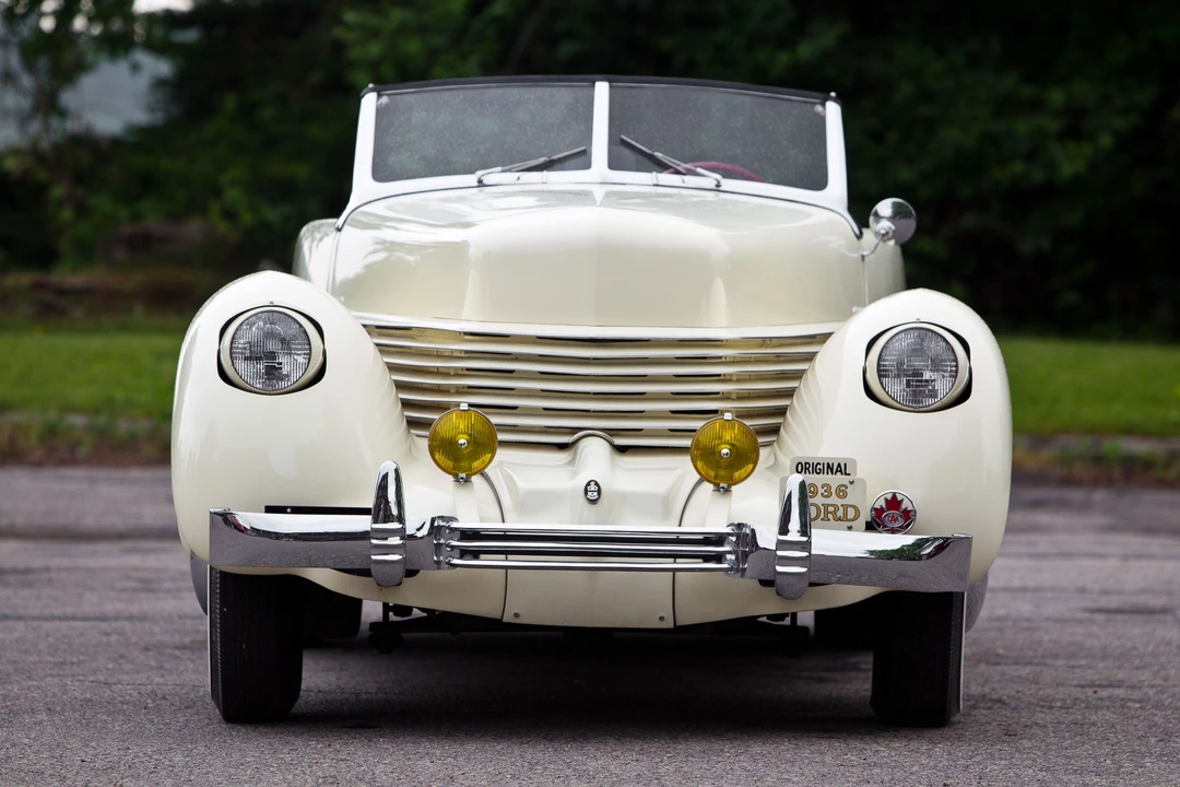 1936 Cord 810 & 812 - Image 10 of 13