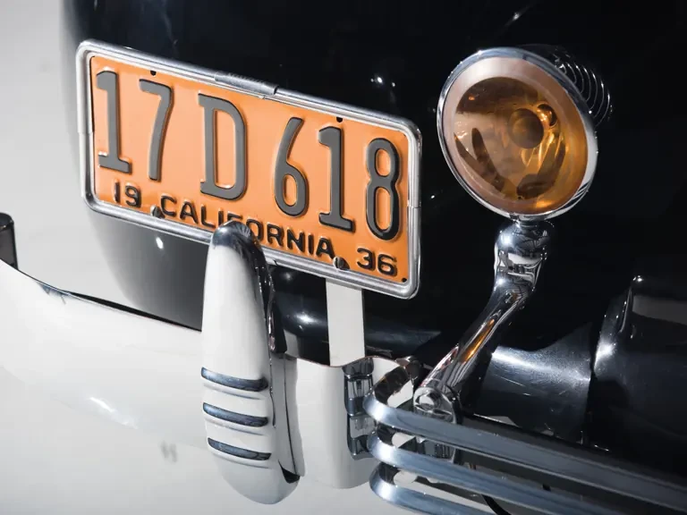 1936 Cord 810 & 812 - Image 14 of 31