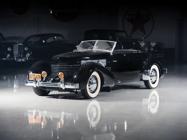 1936 Cord 810 & 812 - Image 2 of 31
