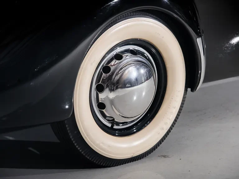 1936 Cord 810 & 812 - Image 12 of 31