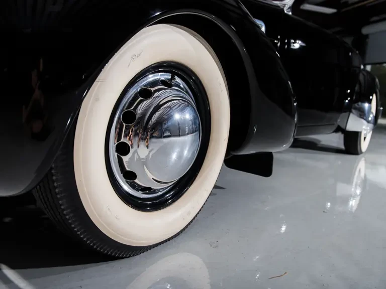 1936 Cord 810 & 812 - Image 10 of 31