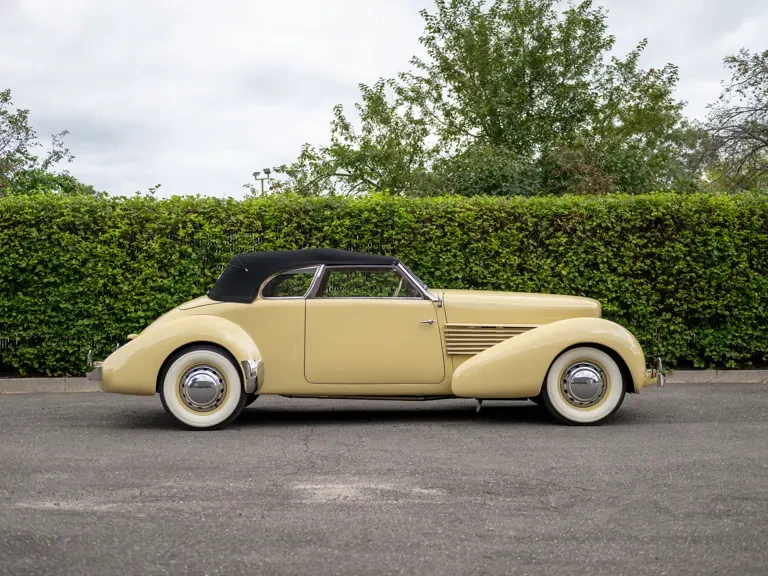 1936 Cord 810 & 812 - Image 12 of 31