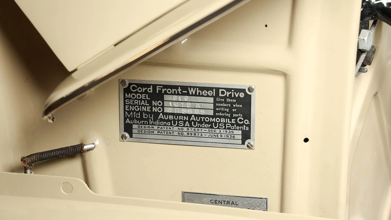 1936 Cord 810 & 812 - Image 3 of 31
