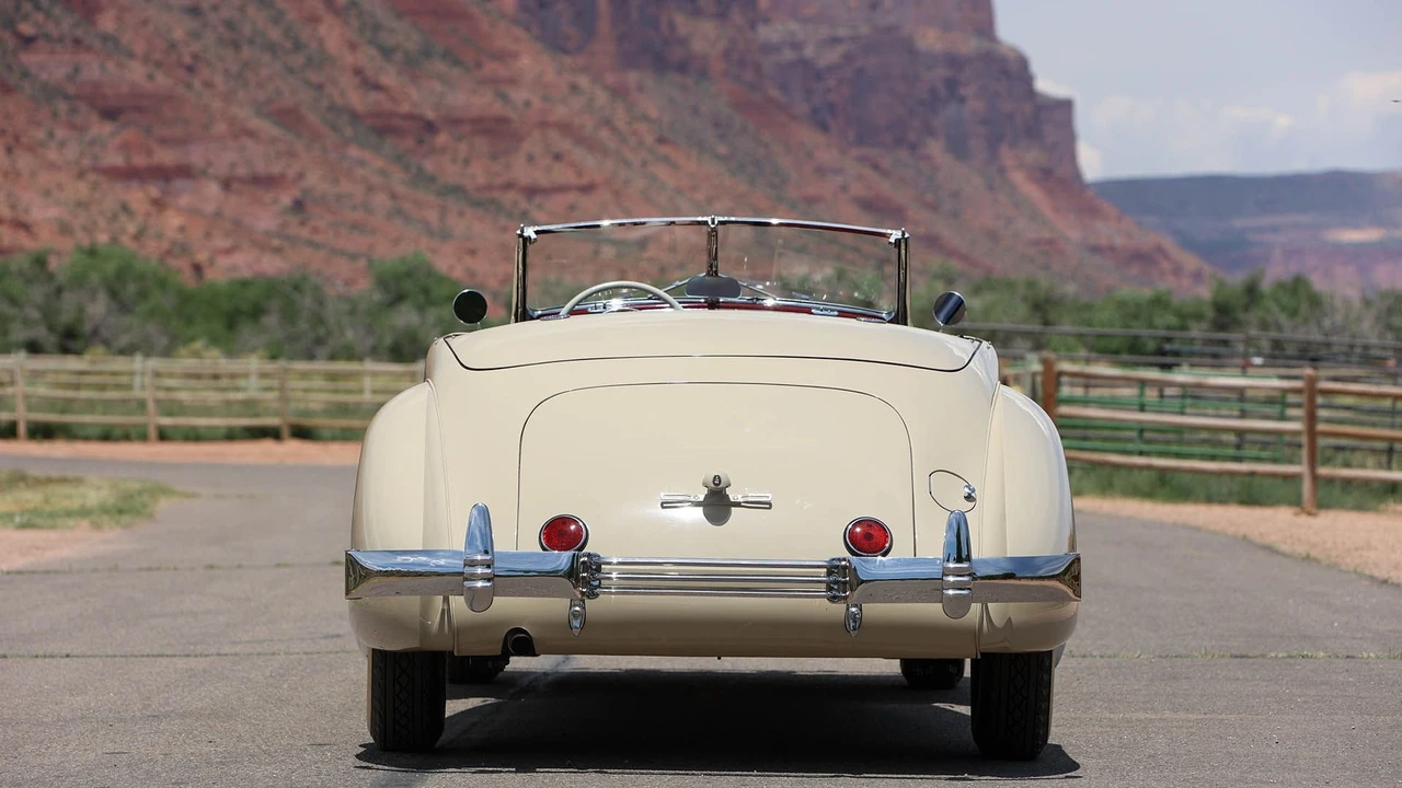 1936 Cord 810 & 812 - Image 26 of 31