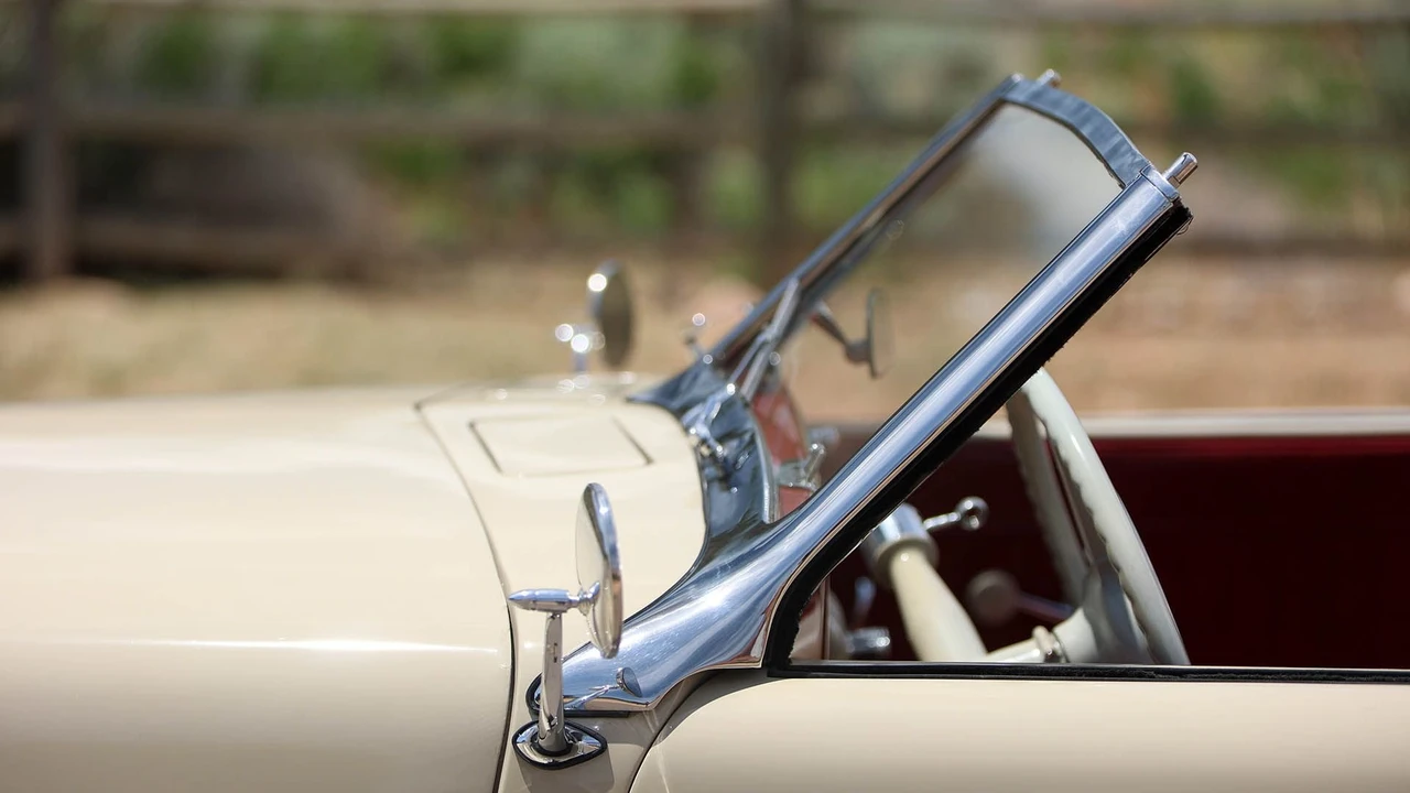 1936 Cord 810 & 812 - Image 30 of 31