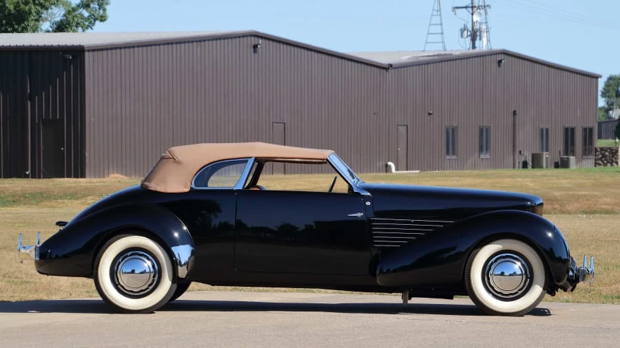 1936 Cord 810 & 812 - Image 2 of 12