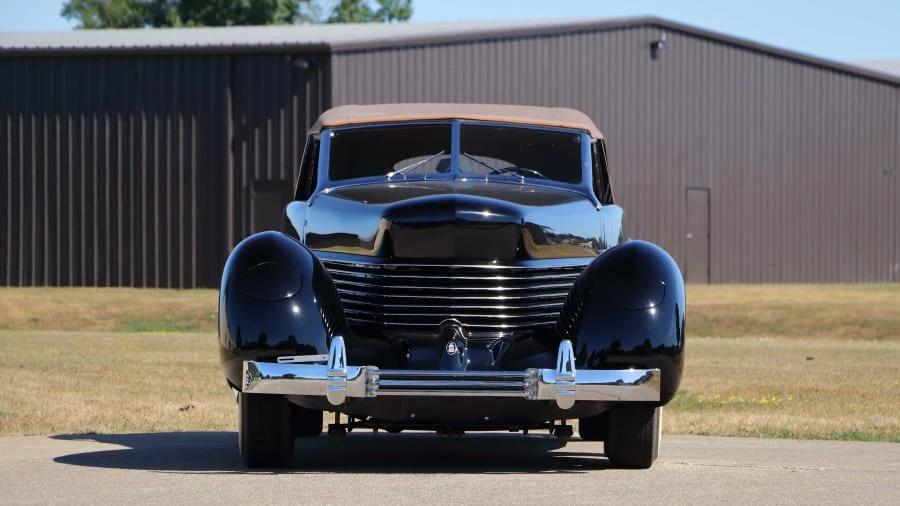 1936 Cord 810 & 812 - Image 11 of 12