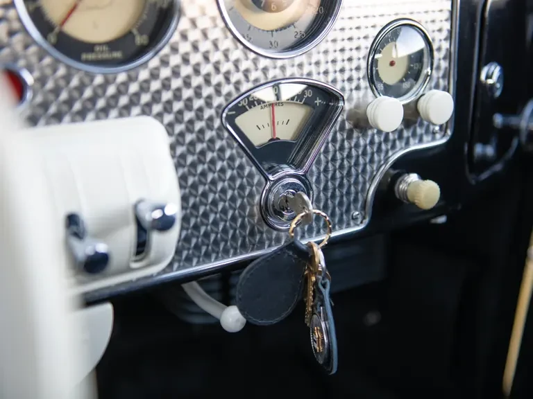 1936 Cord 810 & 812 - Image 25 of 31