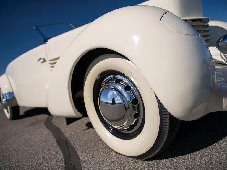 1936 Cord 810 & 812 - Image 8 of 31