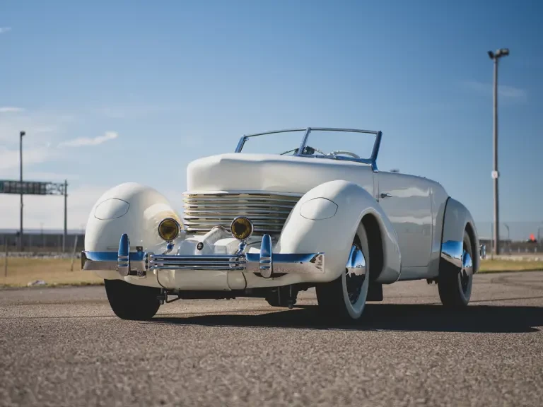 1936 Cord 810 & 812 - Image 2 of 31