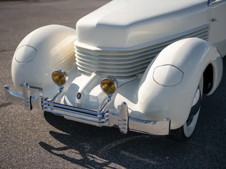 1936 Cord 810 & 812 - Image 9 of 31