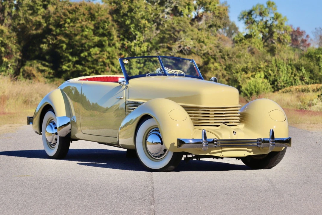 1936 Cord 810 & 812 - Image 1 of 31