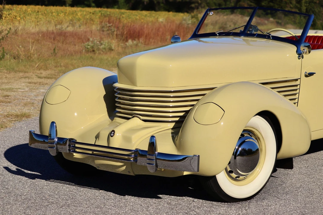 1936 Cord 810 & 812 - Image 12 of 31