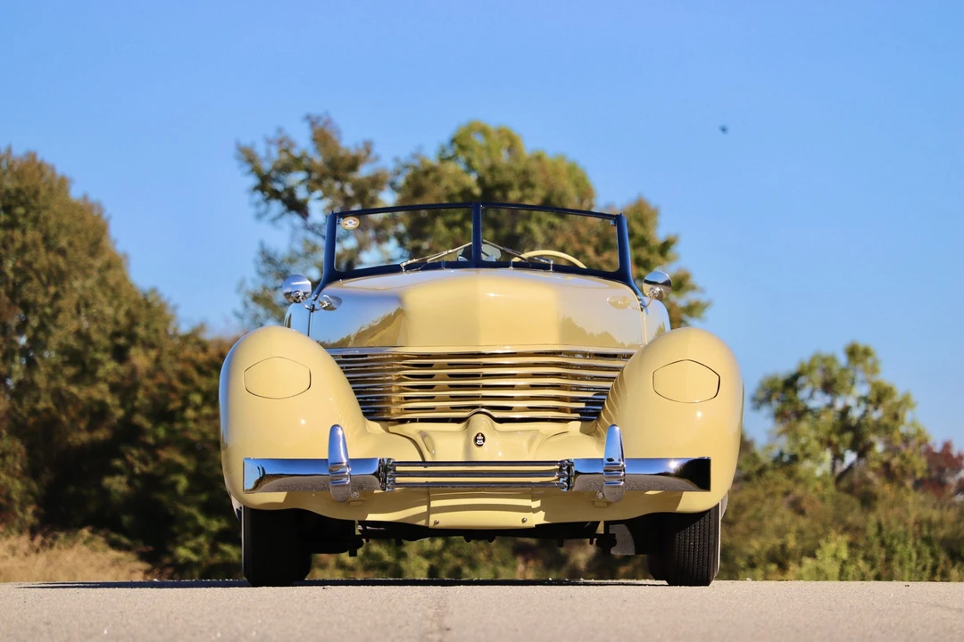 1936 Cord 810 & 812 - Image 5 of 31