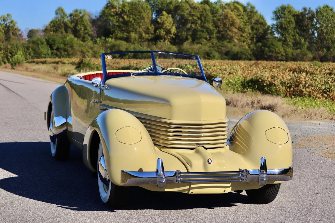 1936 Cord 810 & 812 - Image 4 of 31