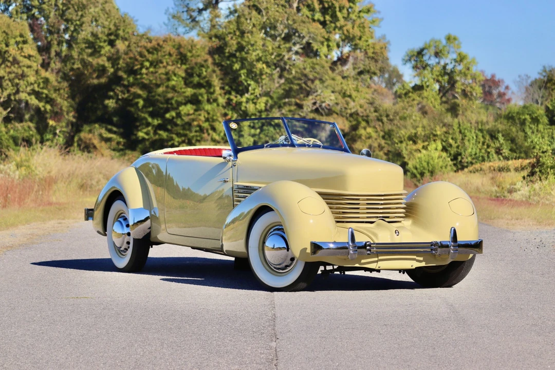 1936 Cord 810 & 812 - Image 2 of 31