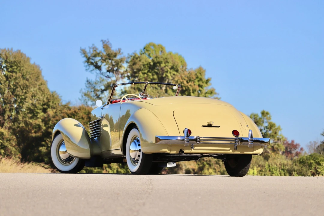 1936 Cord 810 & 812 - Image 8 of 31