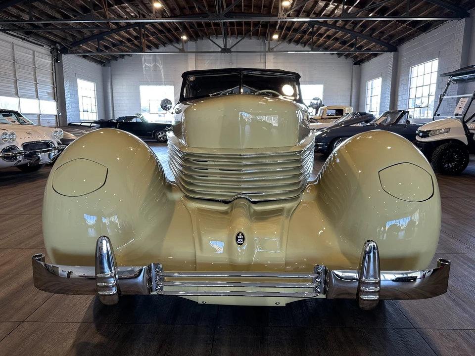 1936 Cord 810 & 812 - Image 15 of 31