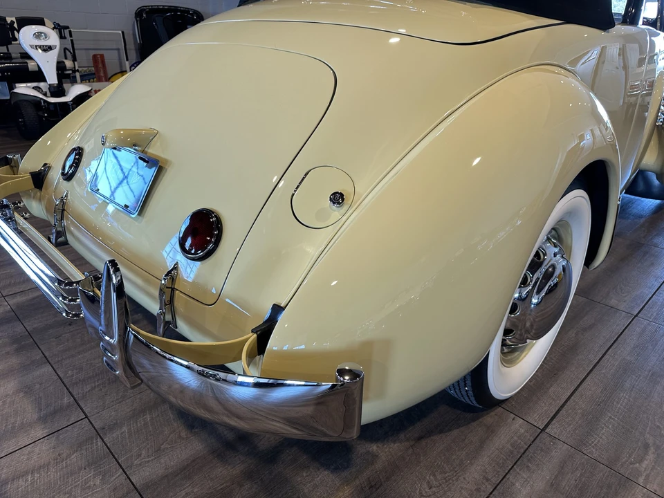 1936 Cord 810 & 812 - Image 22 of 31