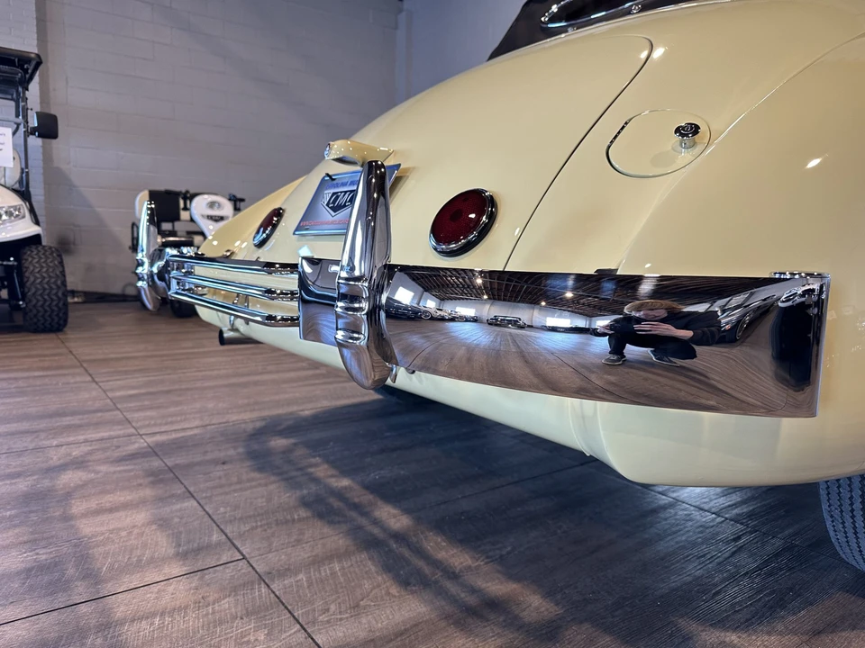 1936 Cord 810 & 812 - Image 23 of 31
